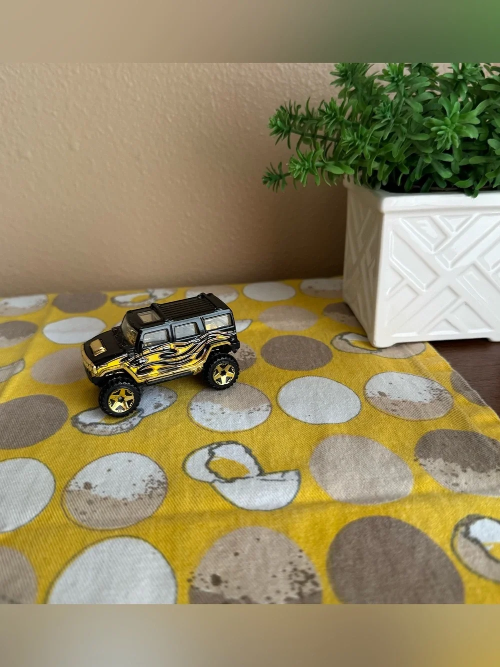 Hot Wheels black Hummer H2 with flames